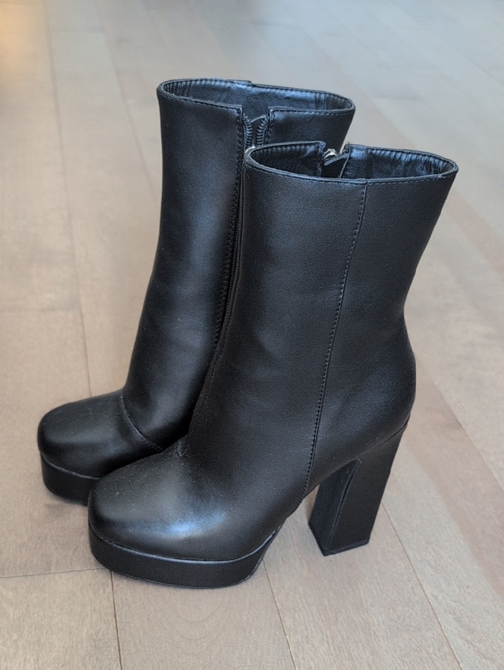 Prettylittlethings -Women’s Black Platform Block Heel Ankle Boots